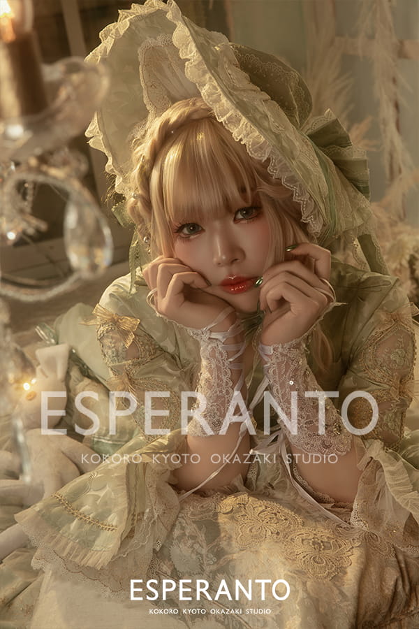 京都の変身写真スタジオで撮影されたロリィタ