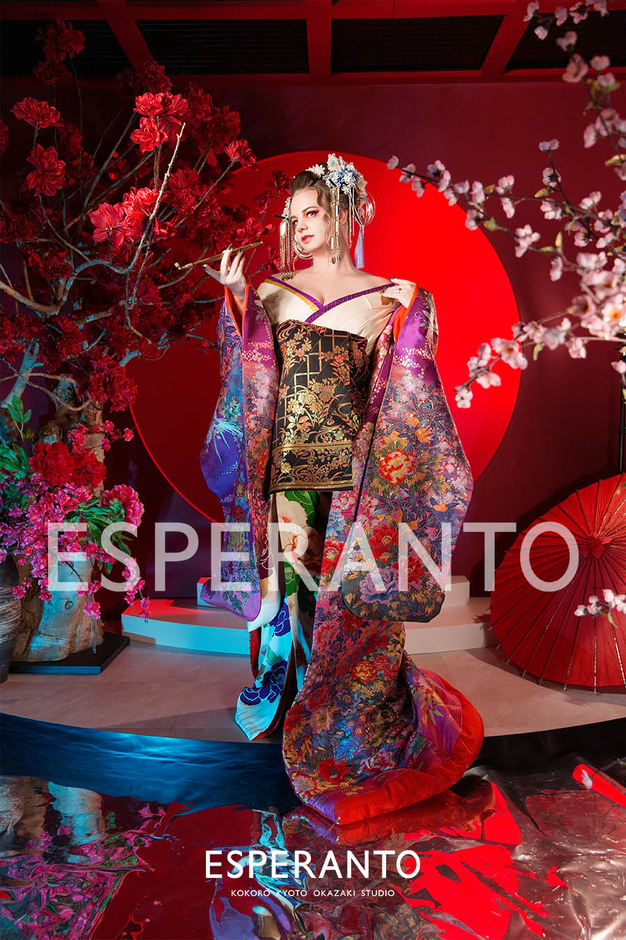 Ukiyo Style photoshoot with white inner kimono and silver hair accessories